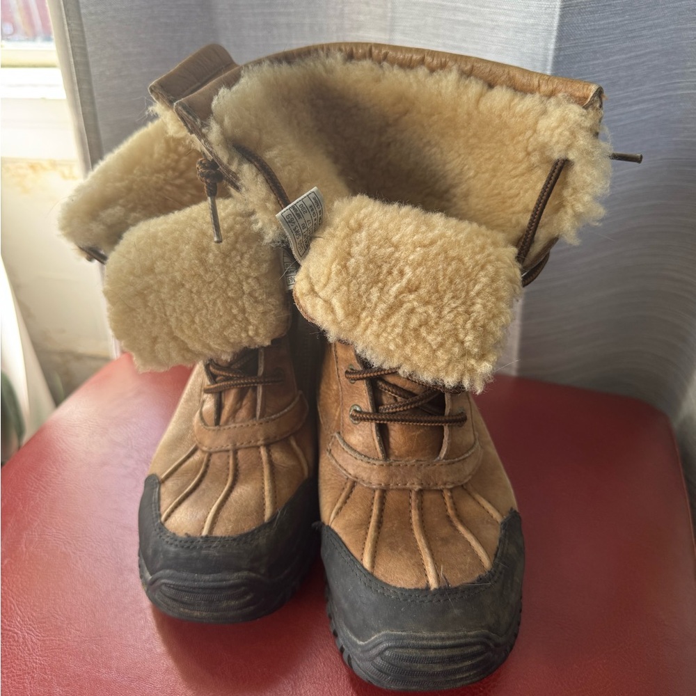 UGG Tan and Black Women’s Snow Boots